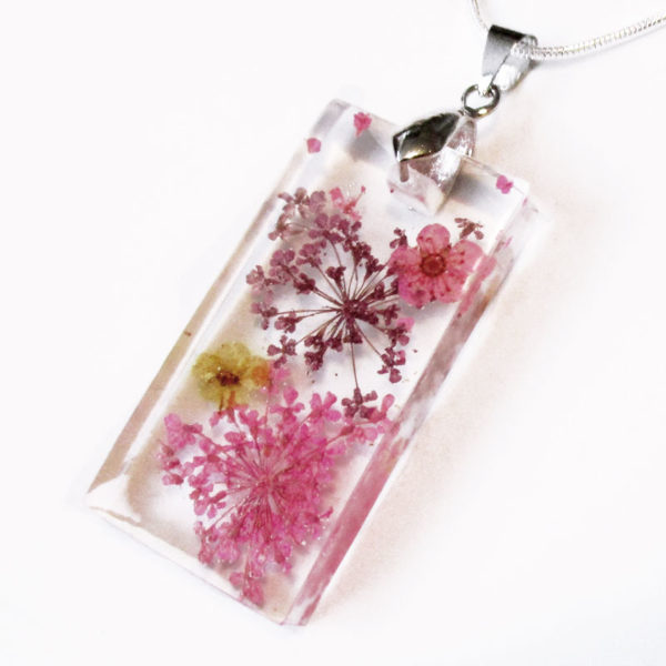 pendentif-flora-bijou-resine-fleurs-naturelles-cadeau-femme-nature
