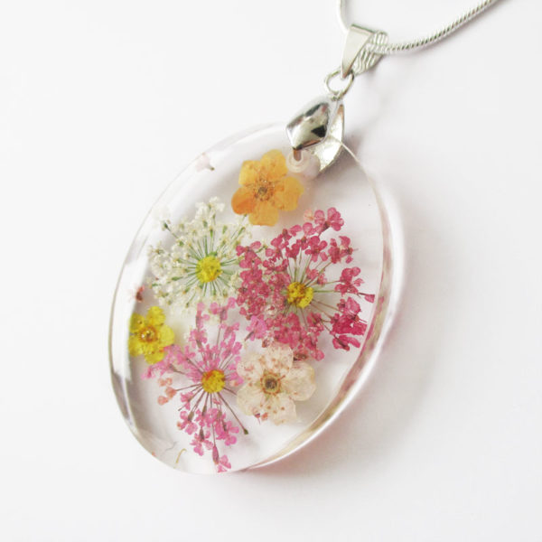 pendentif julia bijou fleur collier nature cadeau fleurs femme bijou floral résine