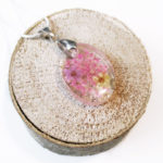 pendentif-rosa fleur violette collier original bijou unique cadeau femme