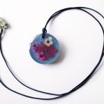 pendentif ivana bijou résine et fleurs collier floral bijou femme cadeau nature