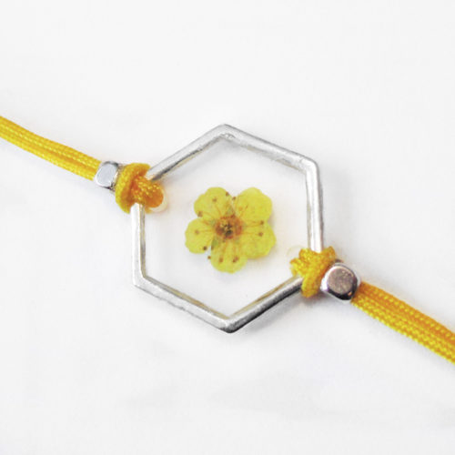 bracelet jaune inclusion resine fleur bijou