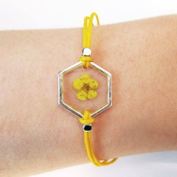 bracelet jaune inclusion resine fleur bijou