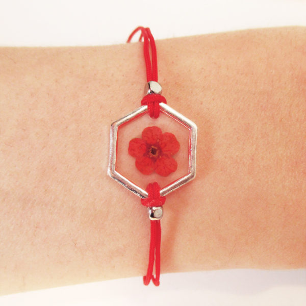 bracelet rouge inclusion resine fleur bijou