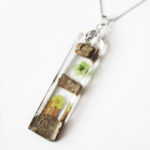 pendentif-bois-collier resine fleur-cadeau bijou nature femme