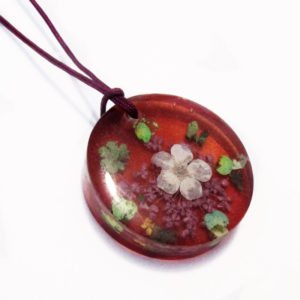 pendentif diana rouge collier floral résine fleurs cadeau bijou femme nature