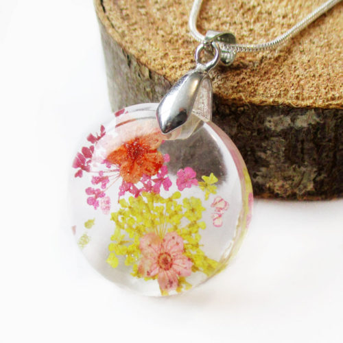 pendentif-valeria-bijou-floral-resine-fleurs-naturelles-cadeau-femme-nature