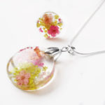 pendentif-valeria-bijou-floral-resine-fleurs-naturelles-cadeau-femme-nature