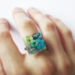 bague-artemis-bijou-floral-resine-fleur-personnalisable-bijou-nature-cadeau-végétal-femme