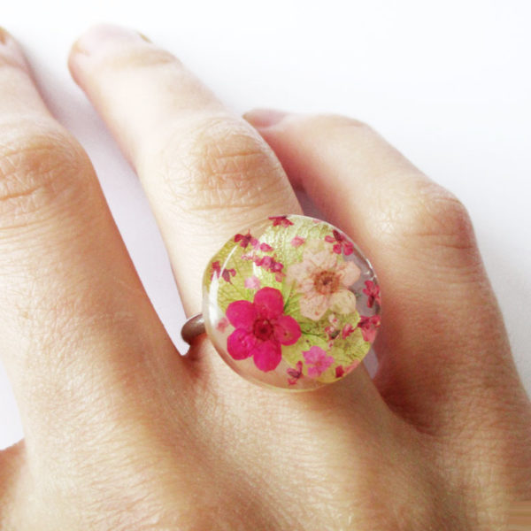 bague bella-bijou-resine-fleur-personnalisable-bijou-floral-cadeau-nature-femme