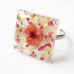 bague-gemma-bijou-nature-resine-fleur-personnalisable-bijou-végétal-cadeau-fleurs-femme