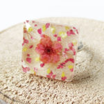 bague-gemma-bijou-nature-resine-fleur-personnalisable-bijou-végétal-cadeau-fleurs-femme