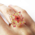 bague-gemma-bijou-nature-resine-fleur-personnalisable-bijou-végétal-cadeau-fleurs-femme