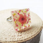 bague-gemma-bijou-nature-resine-fleur-personnalisable-bijou-végétal-cadeau-fleurs-femme