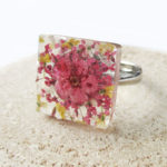 bague-kim-bijou-nature-resine-fleur-personnalisable-bijou-végétal-cadeau-fleurs-femme