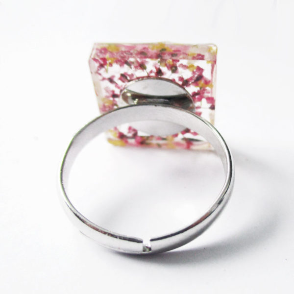 bague-kim-bijou-nature-resine-fleur-personnalisable-bijou-végétal-cadeau-fleurs-femme