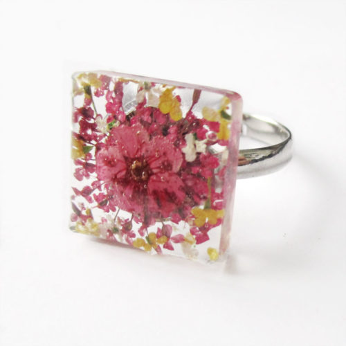 bague-kim-bijou-nature-resine-fleur-personnalisable-bijou-végétal-cadeau-fleurs-femme