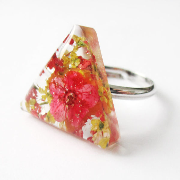 bague-lilou-bijou-nature-resine-fleur-personnalisable-bijou-végétal-cadeau-fleurs-femme