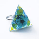 bague-timeti-bijou-bleu resine-fleur-personnalisable-bijou-floral-cadeau-nature-femme océan