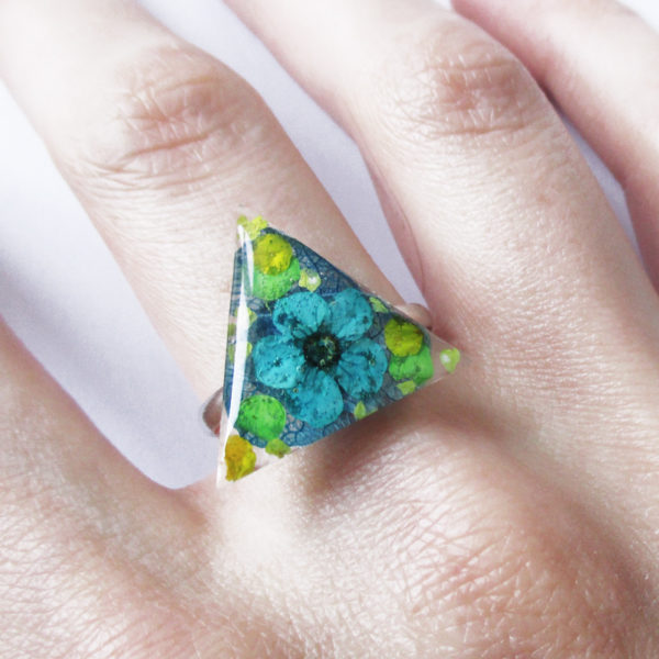 bague-timeti-bijou-bleu resine-fleur-personnalisable-bijou-floral-cadeau-nature-femme océan