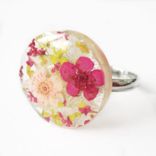bague-luna pastel-bijou-nature-resine-fleur-personnalisable-bijou-végétal-cadeau-fleurs-femme