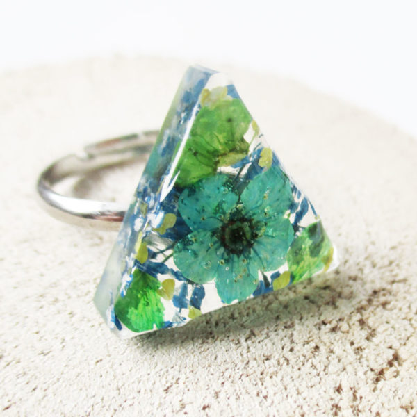 bague-timeti-bijou-bleu resine-fleur-personnalisable-bijou-floral-cadeau-nature-femme