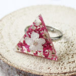 bague lily-may résine d'inclusion fleurs séchées bijoux nature rose végétal bague florale