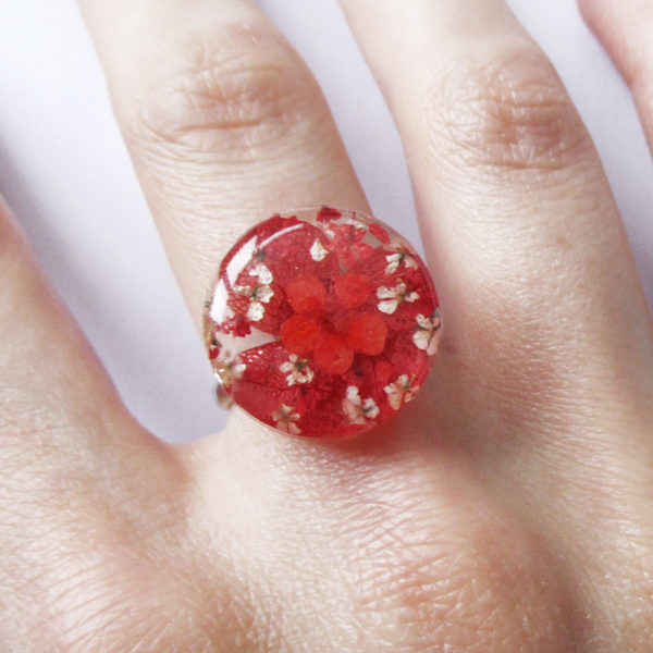 bague scarlett résine d'inclusion fleurs séchées bijoux nature végétal bague florale