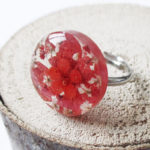 bague scarlett résine d'inclusion fleurs séchées bijoux nature végétal bague florale