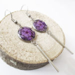 Boucles d'oreilles Althéa violet bijoux nature violette résine inclusion lanaflore bijoux végétal fleurs naturelles cadeau femme original