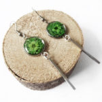 Boucles d'oreilles vertes vertigo vert bijoux nature violette résine inclusion lanaflore bijoux végétal feuilles séchées fleurs naturelles cadeau femme original