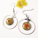 boucles-d'oreilles-orangeade jaune orangée résine d'inclusion fleurs séchées bijoux nature