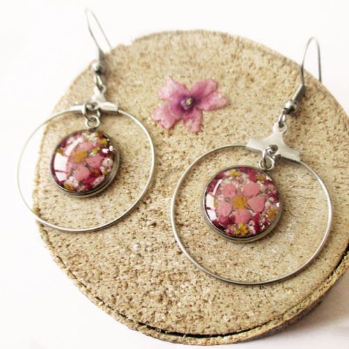 boucles-d'oreilles-rosanna rose prune résine d'inclusion fleurs séchées bijoux nature
