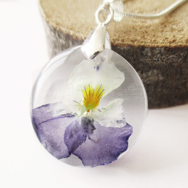 pendentif fara pensée violette résine d'inclusion bijou nature fleurs naturelles cadeau floral collier végétal bijou nature femme argent sterling 925