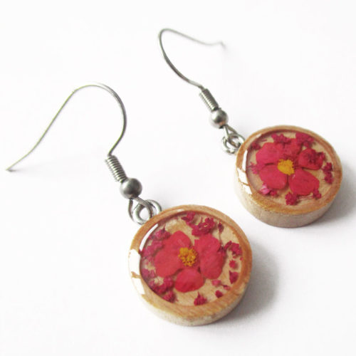 Boucles d'oreilles MALIKA pendants roses en bois bijoux nature turquoise résine inclusion lanaflore bijoux végétal fleurs naturelles cadeau femme original