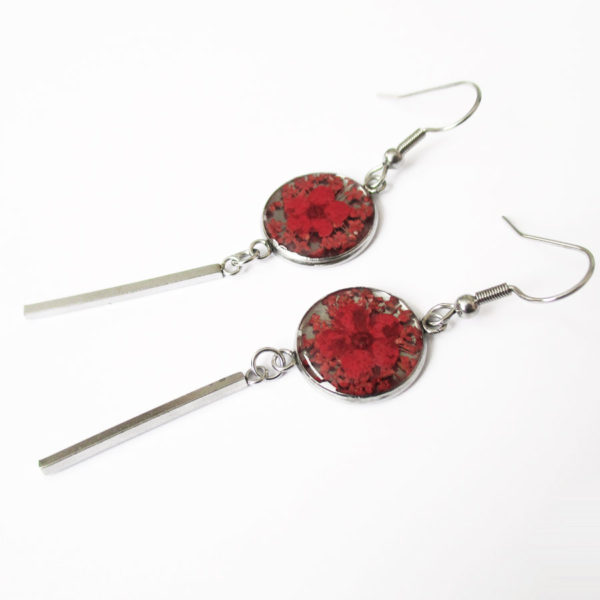 Boucles d'oreilles gloria rouge coquelicot bijoux fleur nature résine inclusion lanaflore bijoux végétal fleurs naturelles cadeau femme original