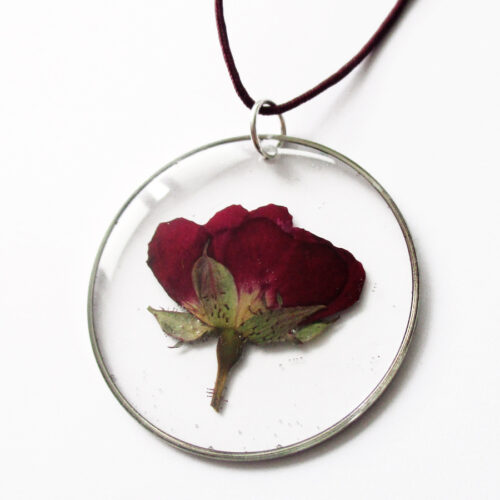 pendentif amour de rose fleur naturelle résine inclusion bijou nature bijoux végétal femme cadeau