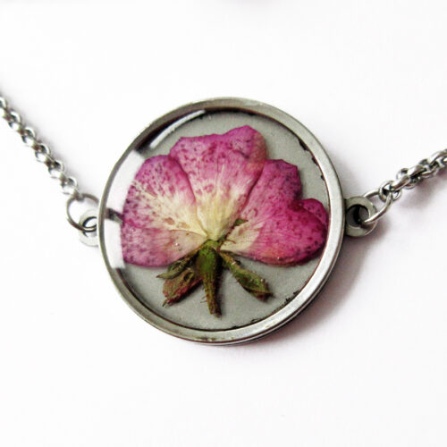 bracelet mauve rose en résine, argent et fleurs bijoux nature original cadeau femme tendance nature fleur porte-bonheur