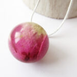 pendentif bulle de rose végétale collier pétale résine d'inclusion bijoux nature fleurs naturelles cadeau floral femme argent sterling 925