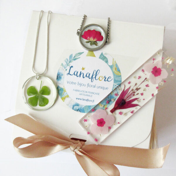 box-cadeau-flora-deluxe bijoux en résine et fleurs naturelles cadeau nature noel fete anniversaire pour femme